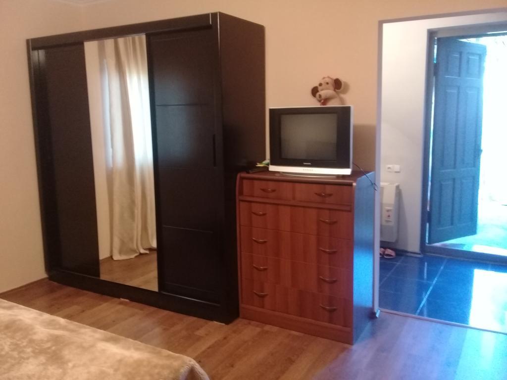 Guest House Gikacha Тбілісі Екстер'єр фото